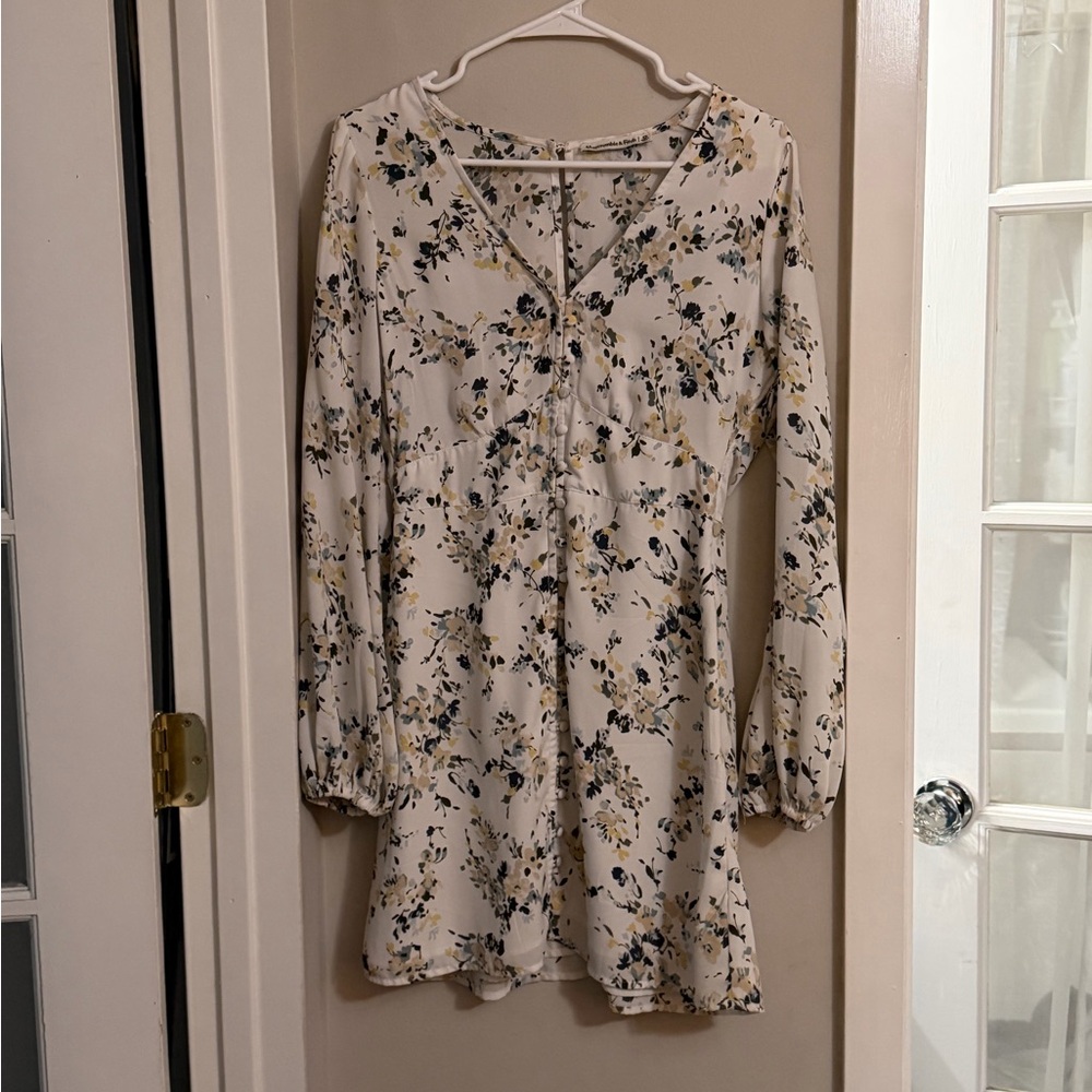 Abercrombie & Fitch Cream Floral Long Sleeve Dress